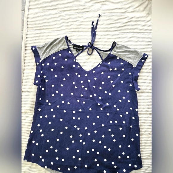 Fortune & Ivy Navy Polka Dot Top with Gray Accents Size M - Picture 1 of 8